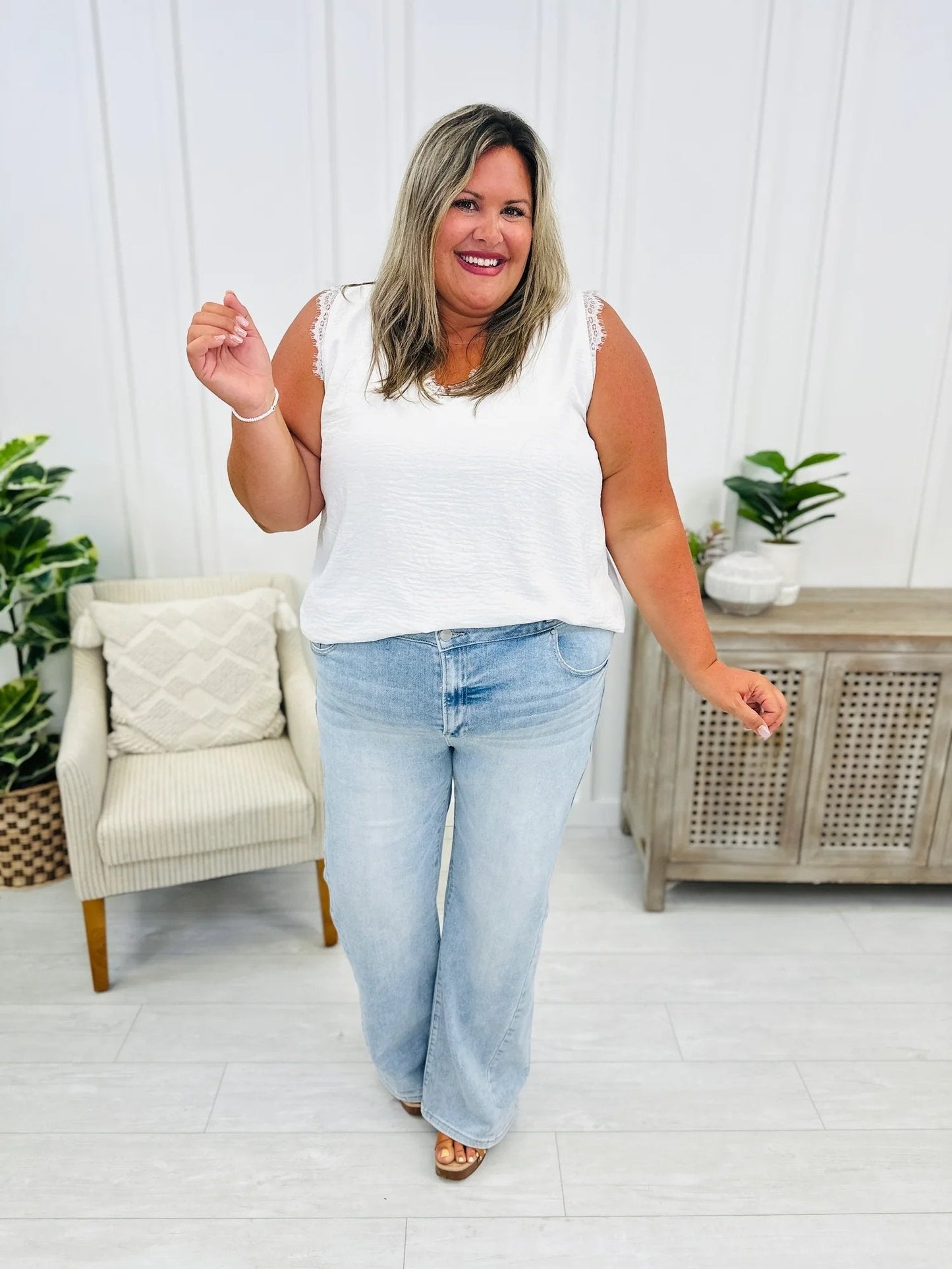 HALF PRICEš„High Rise Vintage Wash Tummy Control Top Straight Leg Jeans